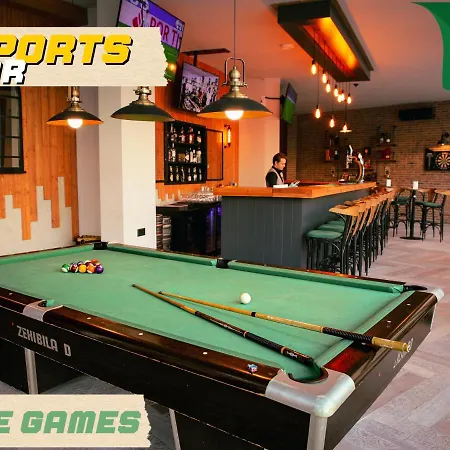 Two Bedroom In Caesar & Spa, Long Daire *