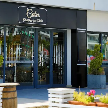 Two Bedroom In Caesar & Spa, Long *