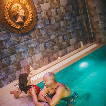 Two Bedroom In Caesar & Spa, Long アパート Perivolia tou Trikomou