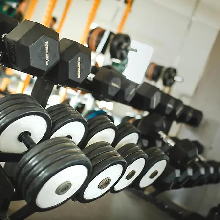 Two Bedroom In Caesar & Spa, Long アパート