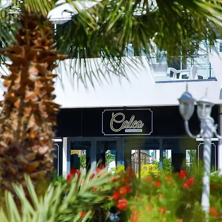 Two Bedroom In Caesar & Spa, Long Apartment