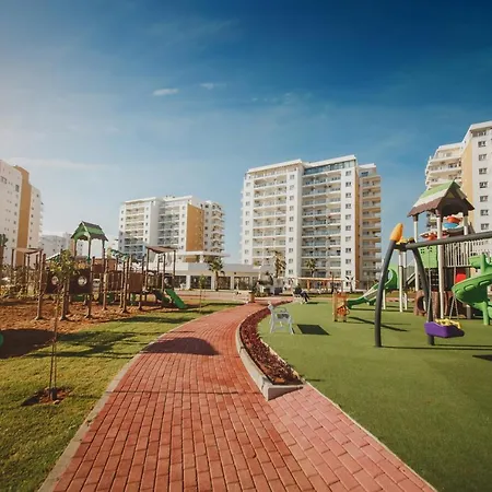 Two Bedroom In Caesar & Spa, Long アパート Perivolia tou Trikomou