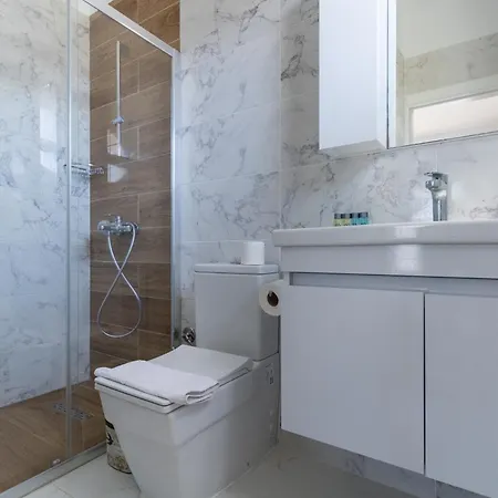 Two Bedroom In Caesar & Spa, Long Perivolia tou Trikomou