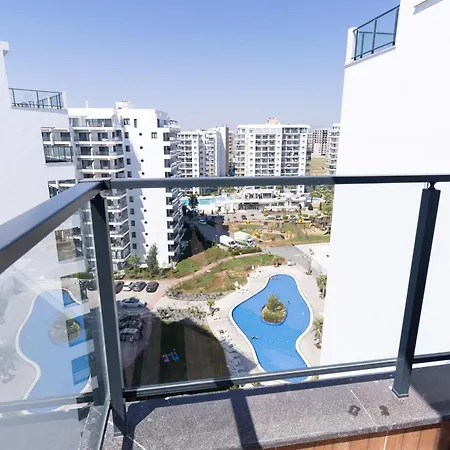 Two Bedroom In Caesar & Spa, Long