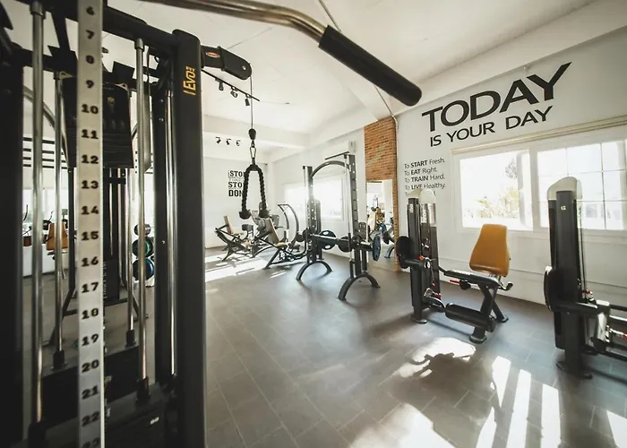 Two Bedroom In Caesar & Spa, Long Apartment