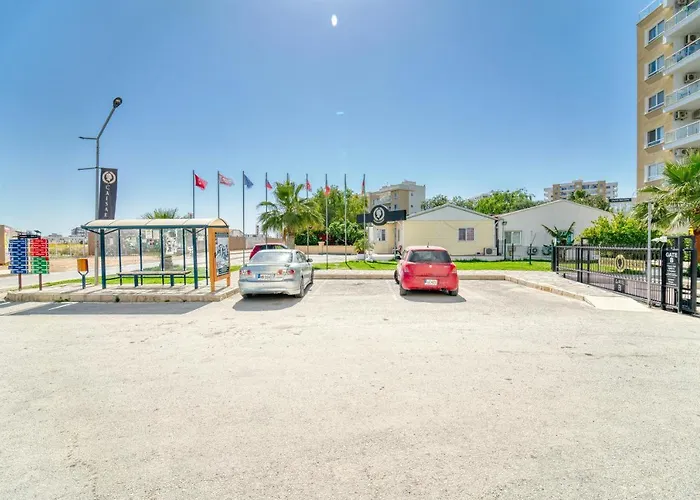 Two Bedroom In Caesar & Spa, Long