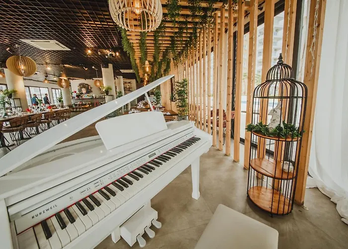 Two Bedroom In Caesar & Spa, Long Apartment *