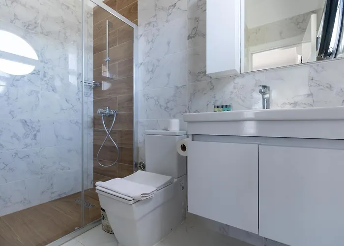 Two Bedroom In Caesar & Spa, Long Perivolia tou Trikomou