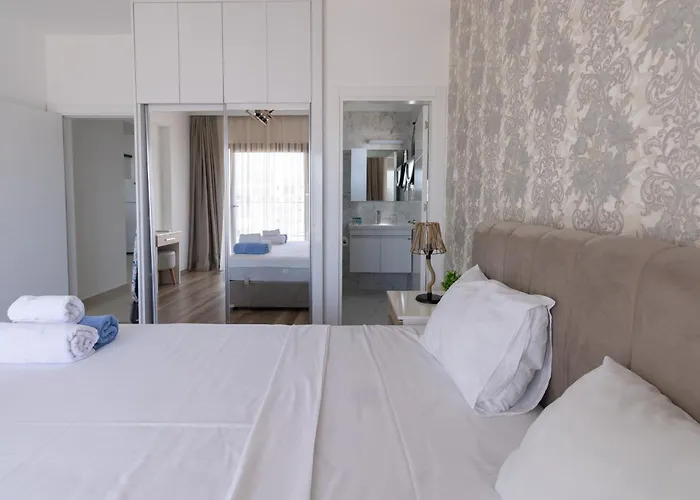 Two Bedroom In Caesar & Spa, Long Apartment Perivolia tou Trikomou