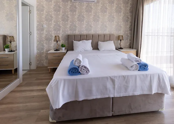 Two Bedroom In Caesar & Spa, Long *